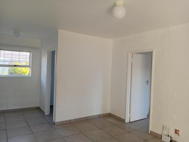 To Let 1 Bedroom Property for Rent in Diep River Western Cape
